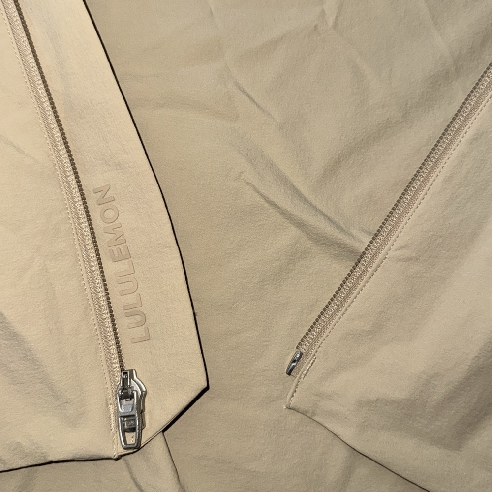 Lululemon Size Large Stretch Cargo Jacket Color Trench Khaki Sand Lightweight - Picture 13 of 16